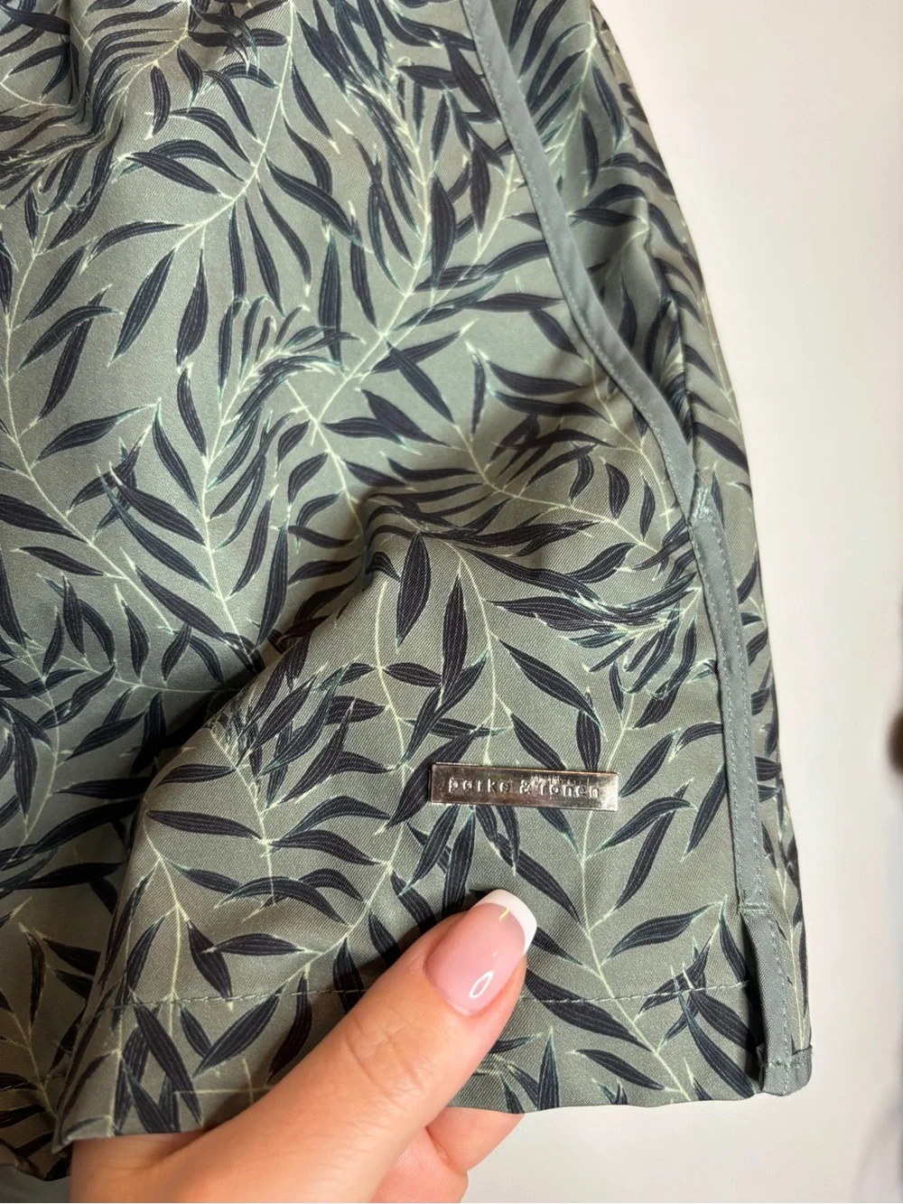 Parke & Ronen Green Julian Print Short Swim Trunks Size 30